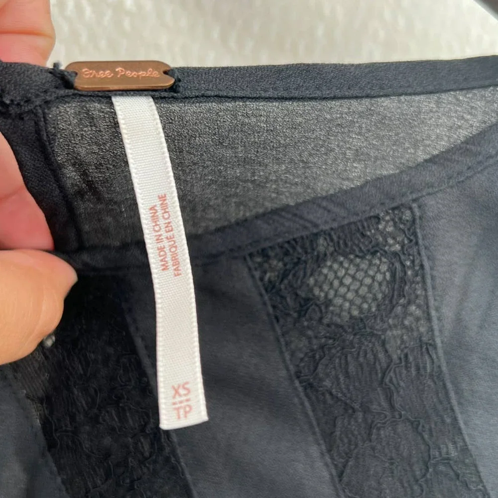 FREE PEOPLE black lightweight peasant style top size XS - Picture 7 of 9